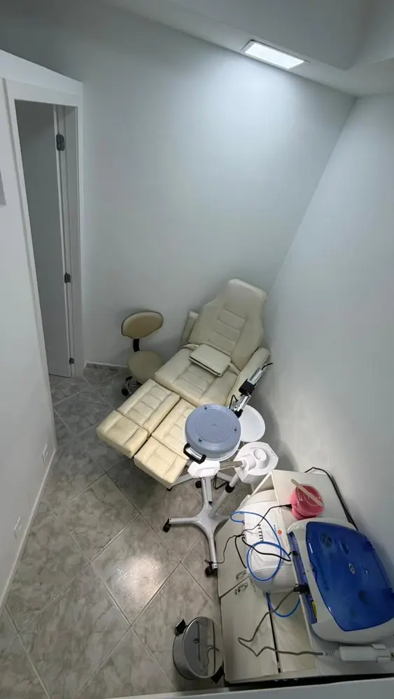 Outra vista da sala de podologia principal